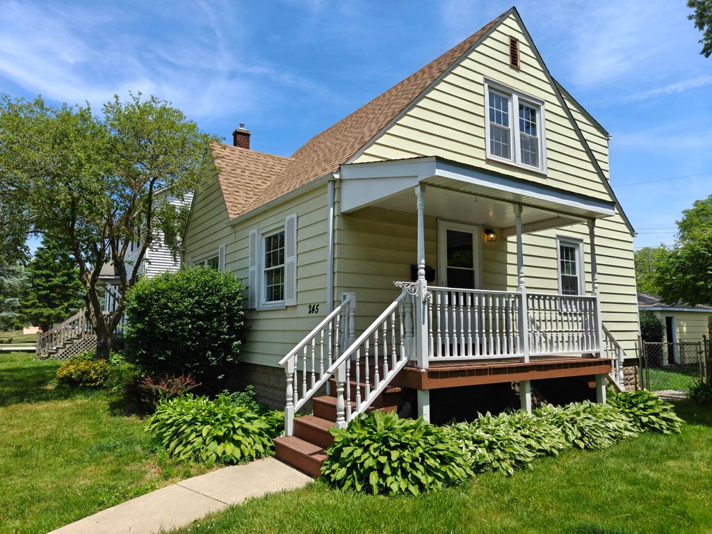 Photo of 245 N Indiana Street, Griffith, IN 46319 (MLS # 840140)