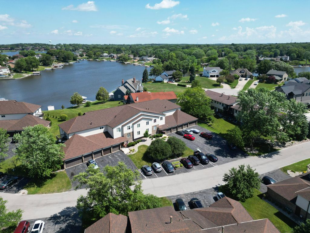 Photo of 5065 Spinnaker Lane #E, Crown Point, IN 46307 (MLS # 835256)