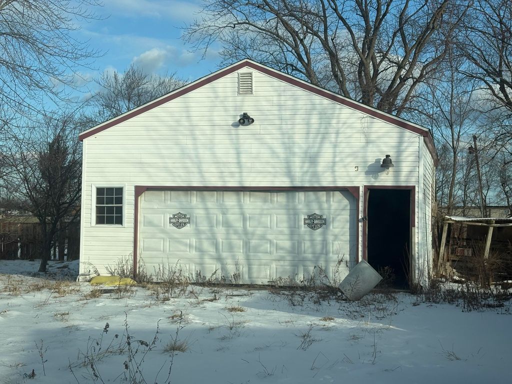 Photo of 215 Larkspur Lane, Michigan City, IN 46360 (MLS # 833128)