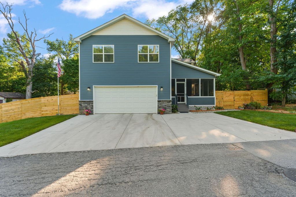 Photo of 4200 Cardinal Lane, Valparaiso, IN 46383 (MLS # 836575)