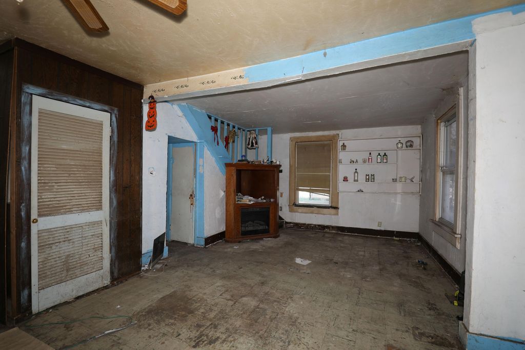 Photo of 1615 W 1st Street, Marion, IN 46952 (MLS # 832196)