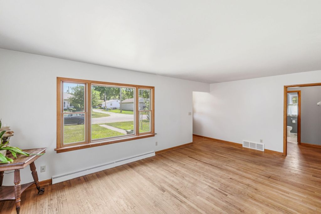 Photo of 426 S 11th Street, Chesterton, IN 46304 (MLS # 839856)