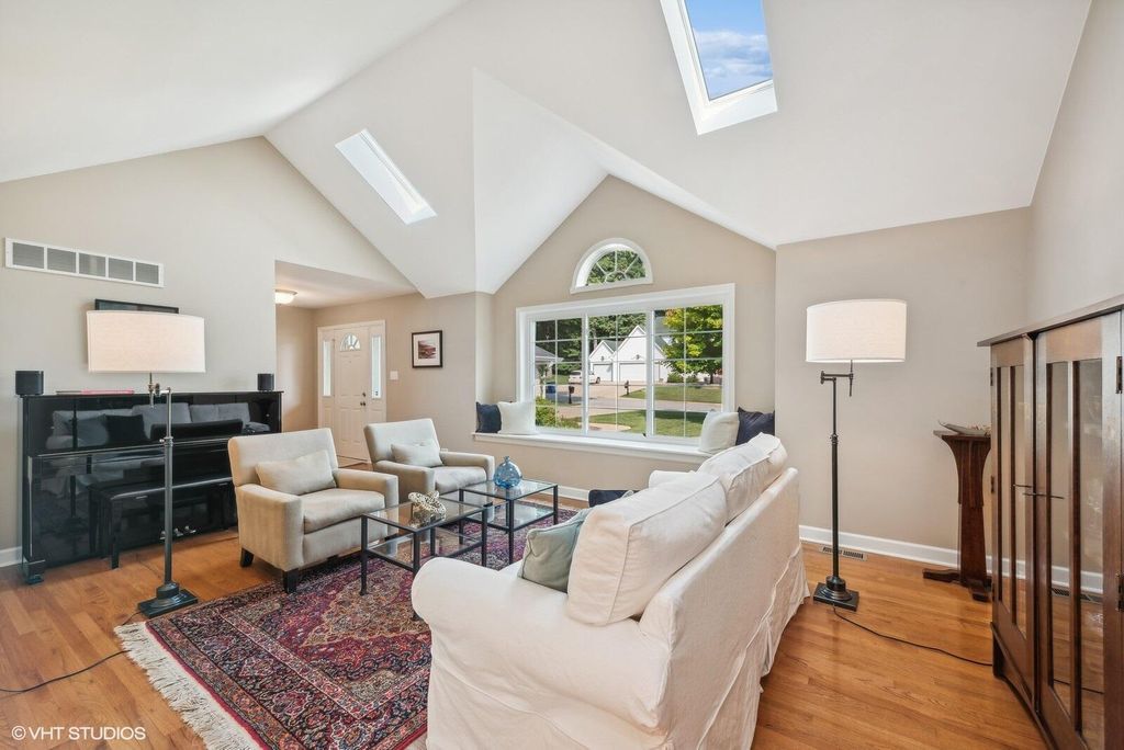 Photo of 376 Tremont Court, Valparaiso, IN 46385 (MLS # 835878)