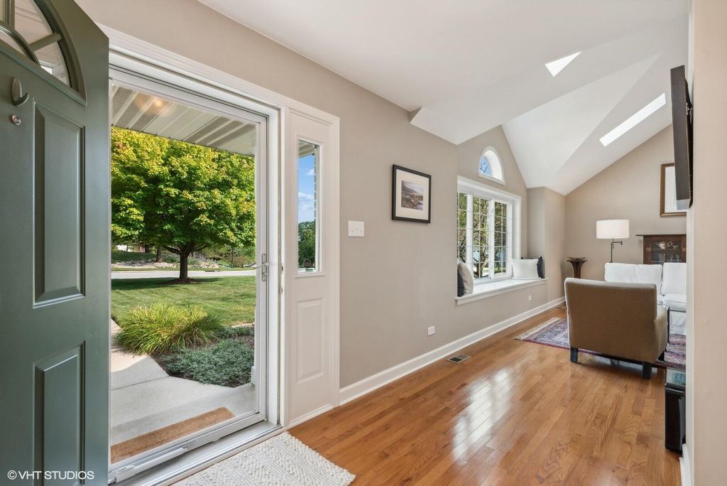 Photo of 376 Tremont Court, Valparaiso, IN 46385 (MLS # 835878)