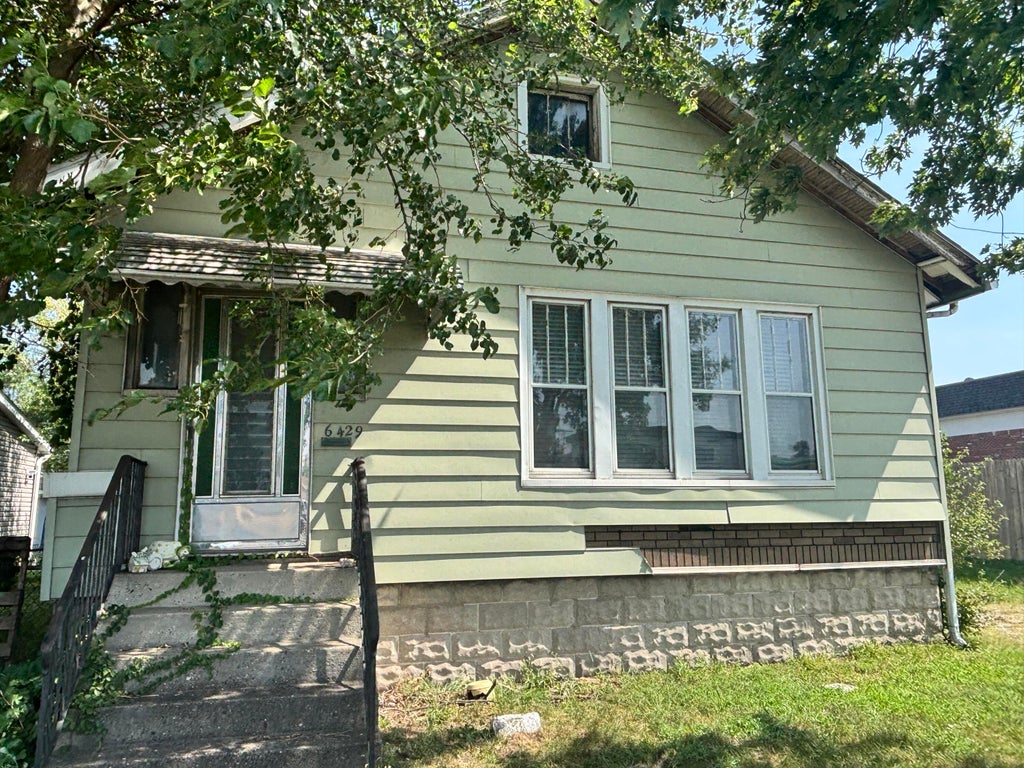 Photo of 6429 Calumet Avenue, Hammond, IN 46324 (MLS # 844687)