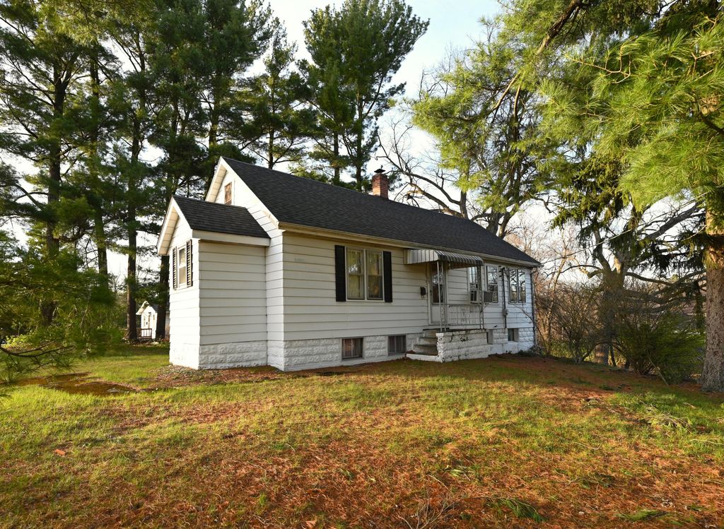 Photo of 217 Park Avenue, North Judson, IN 46366 (MLS # 838312)