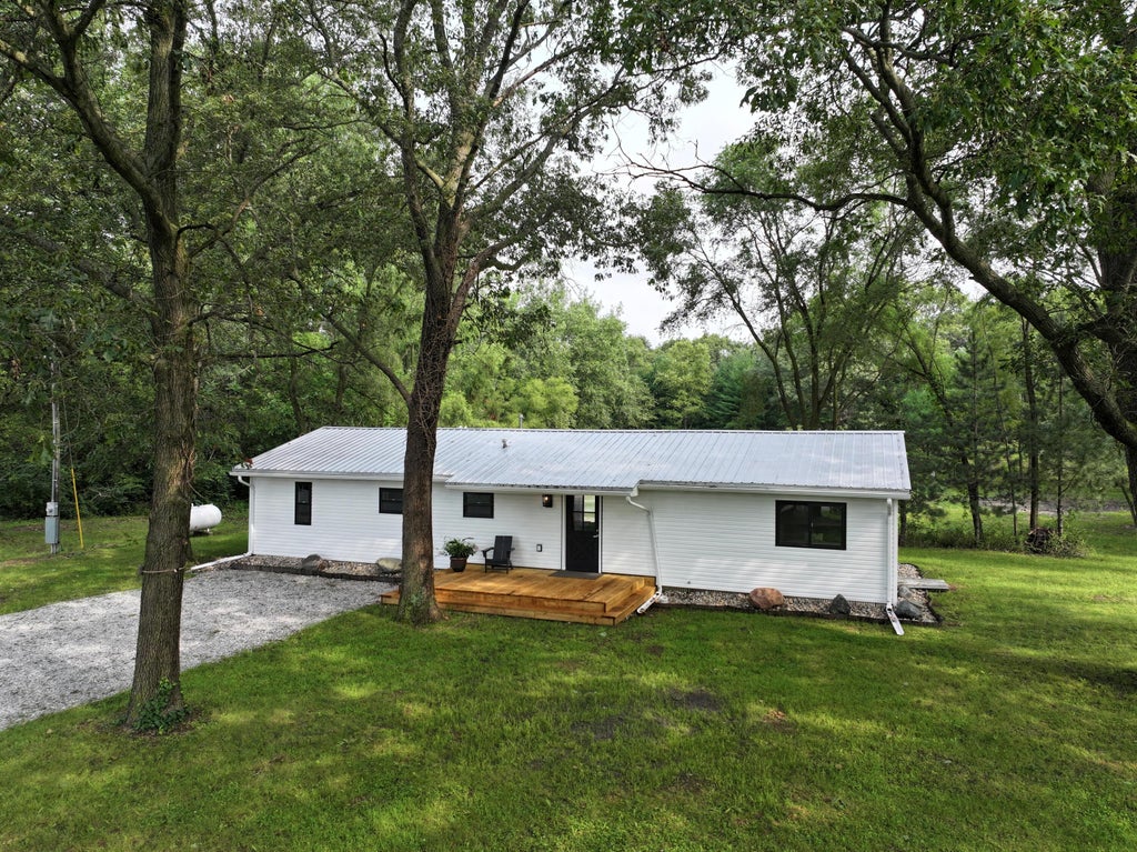 Photo of 13054 W 300 N, Medaryville, IN 47957 (MLS # 844034)