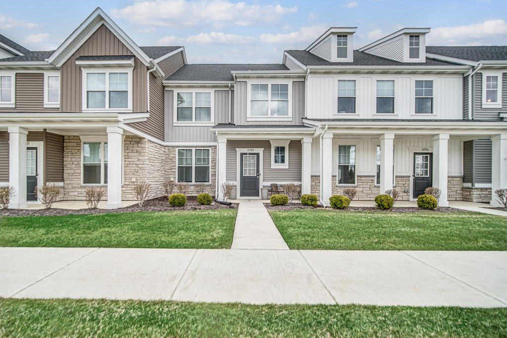 Photo of 11789 Kentucky Street, Crown Point, IN 46307 (MLS # 835475)