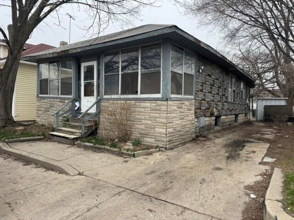 Photo of 1329 Michigan Street, Hammond, IN 46320 (MLS # 835259)