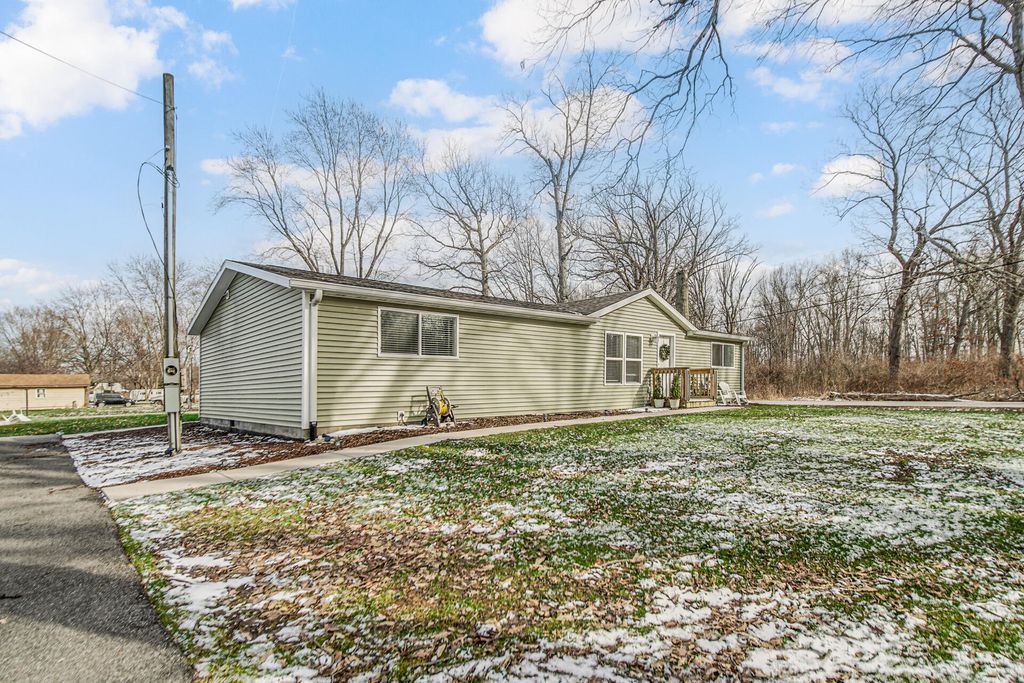 Photo of 1415 N 200 E, Chesterton, IN 46304 (MLS # 838012)