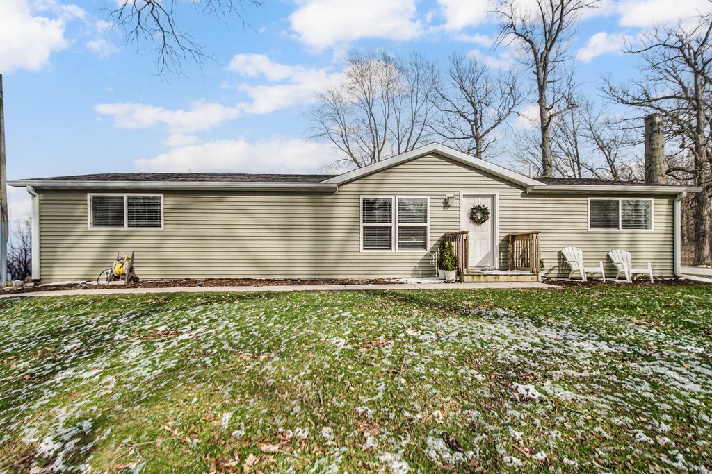 Photo of 1415 N 200 E, Chesterton, IN 46304 (MLS # 838012)