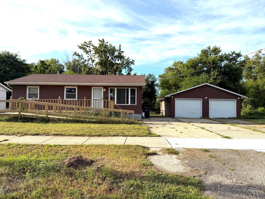 Photo of 905 W 7th Street, Michigan City, IN 46360 (MLS # 845427)