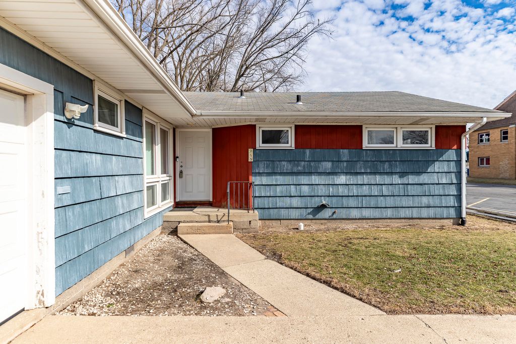 Photo of 715 N Harvey Street, Griffith, IN 46319 (MLS # 834794)