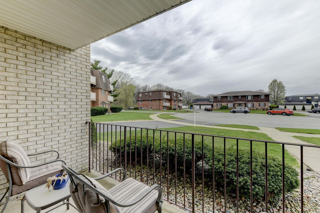 Photo of 1315 Woodhollow Court, Schererville, IN 46375 (MLS # 837270)