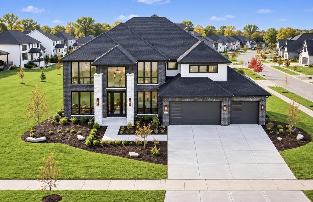 Photo of 13025 Spirea Avenue, Saint John, IN 46373 (MLS # 847321)