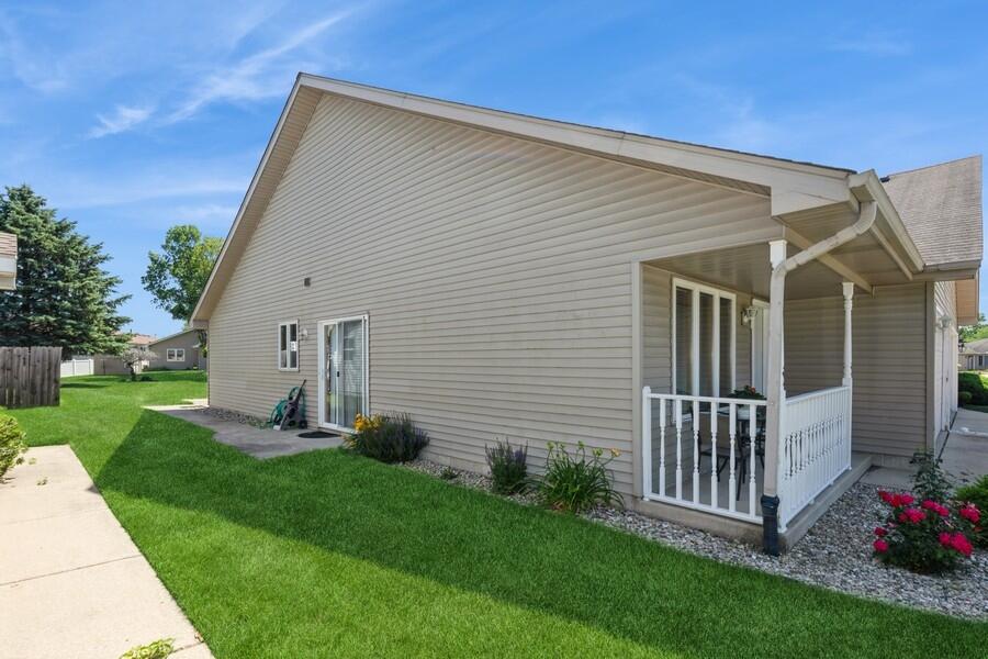 6947 Swan Lane