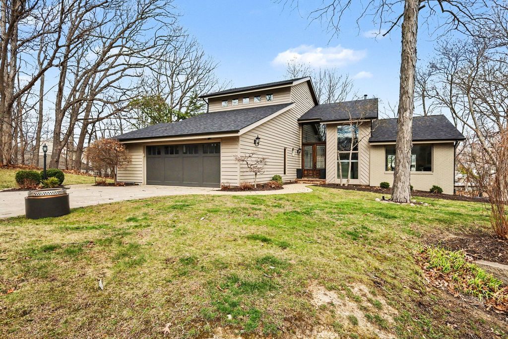 Photo of 195 Amhurst Place, Valparaiso, IN 46385 (MLS # 836059)