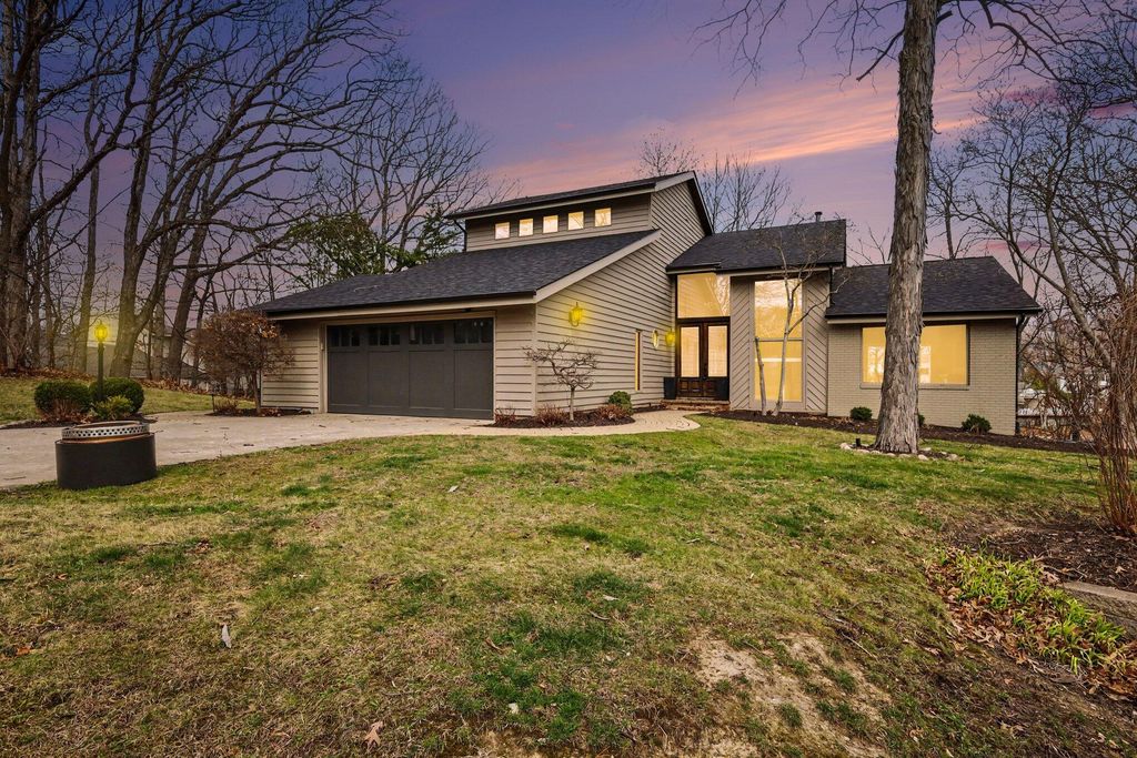 Photo of 195 Amhurst Place, Valparaiso, IN 46385 (MLS # 836059)