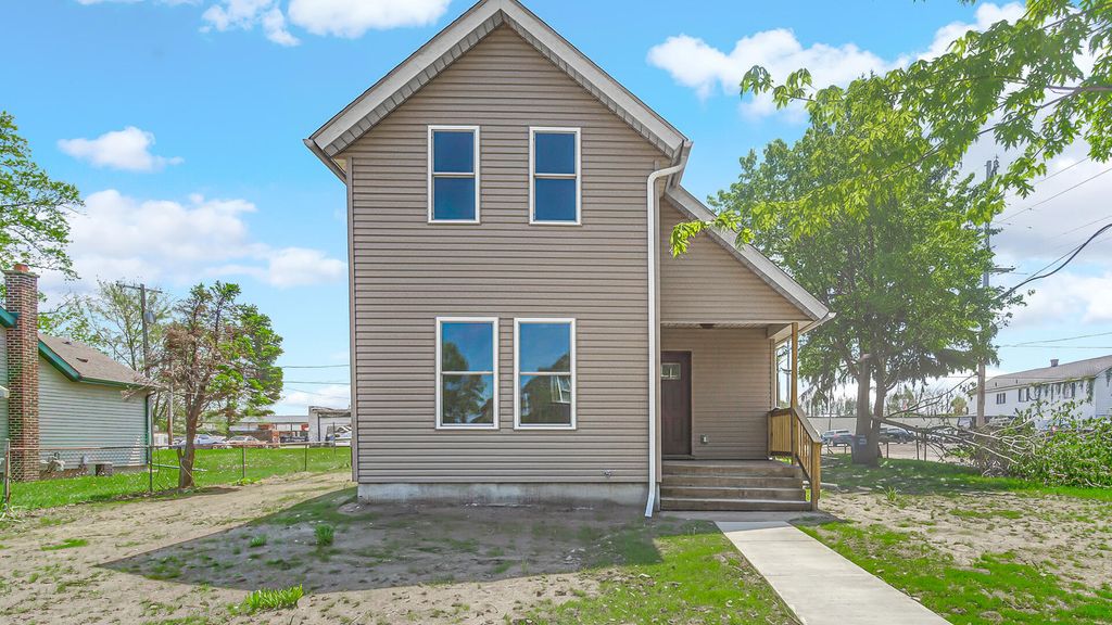 Photo of 302 Oberreich Street, La Porte, IN 46350 (MLS # 839399)