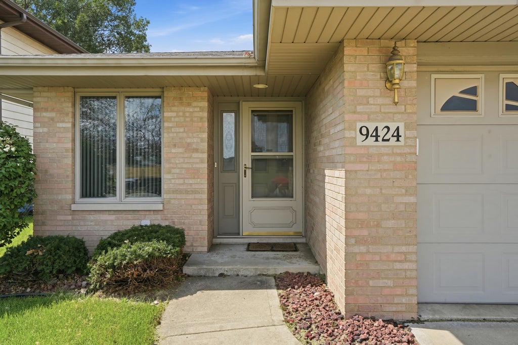 Photo of 9424 Erie Street, Highland, IN 46322 (MLS # 844446)