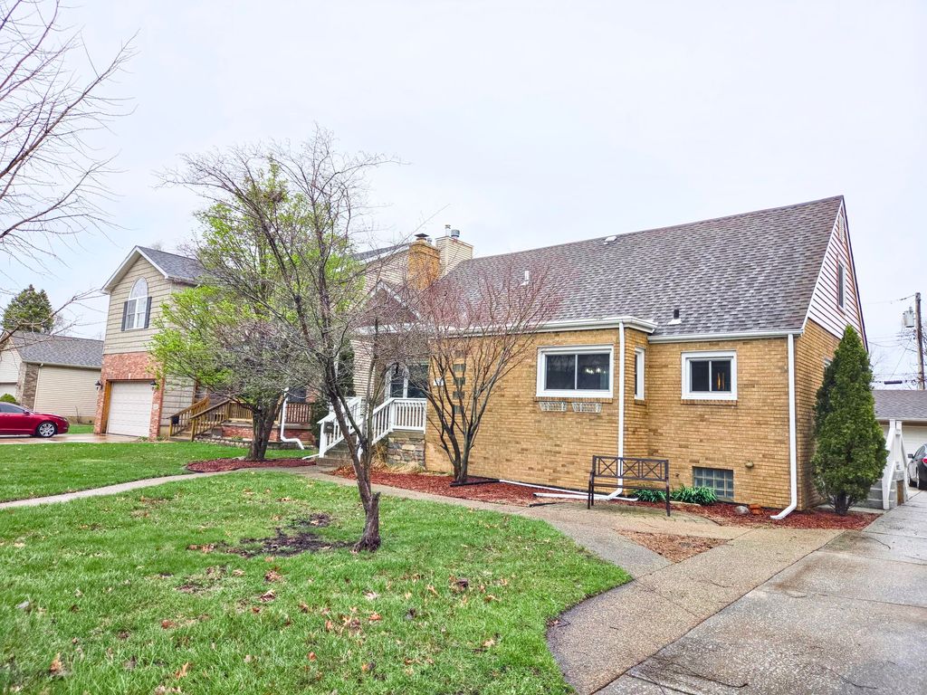 Photo of 707 N Broad Street, Griffith, IN 46319 (MLS # 836494)