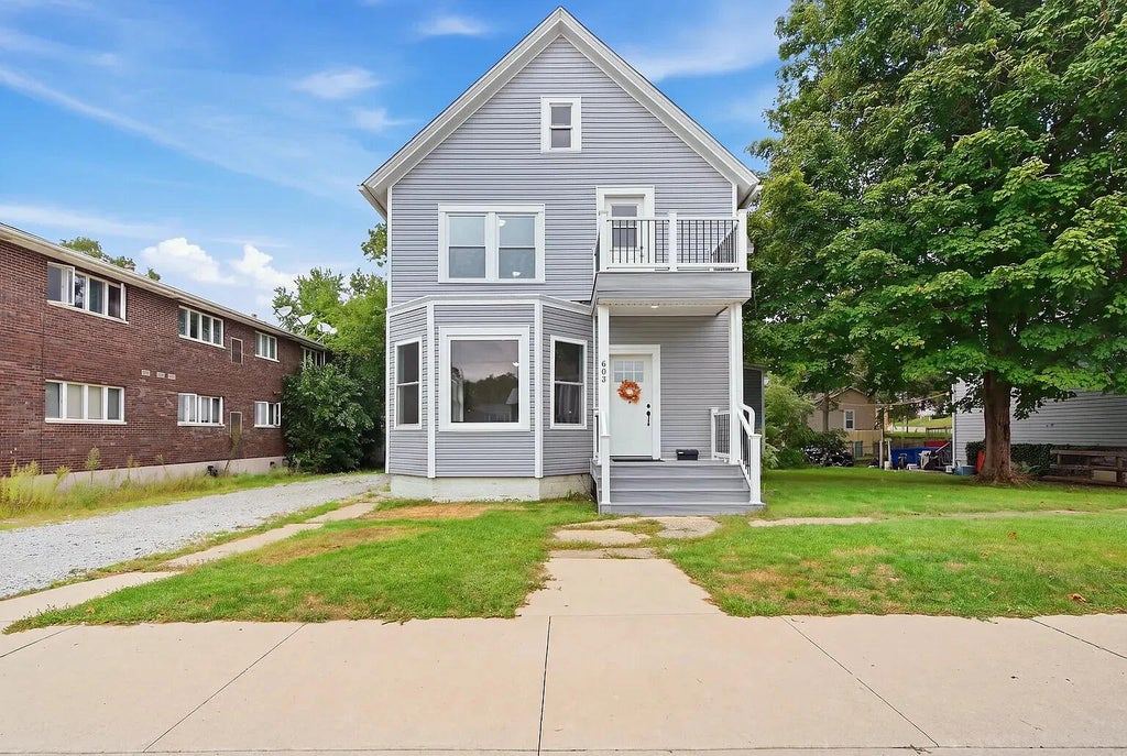Photo of 605 Union Street, Valparaiso, IN 46383 (MLS # 847423)