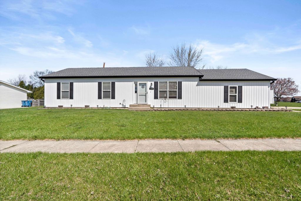 Photo of 6000 W 172nd Avenue, Lowell, IN 46356 (MLS # 838780)