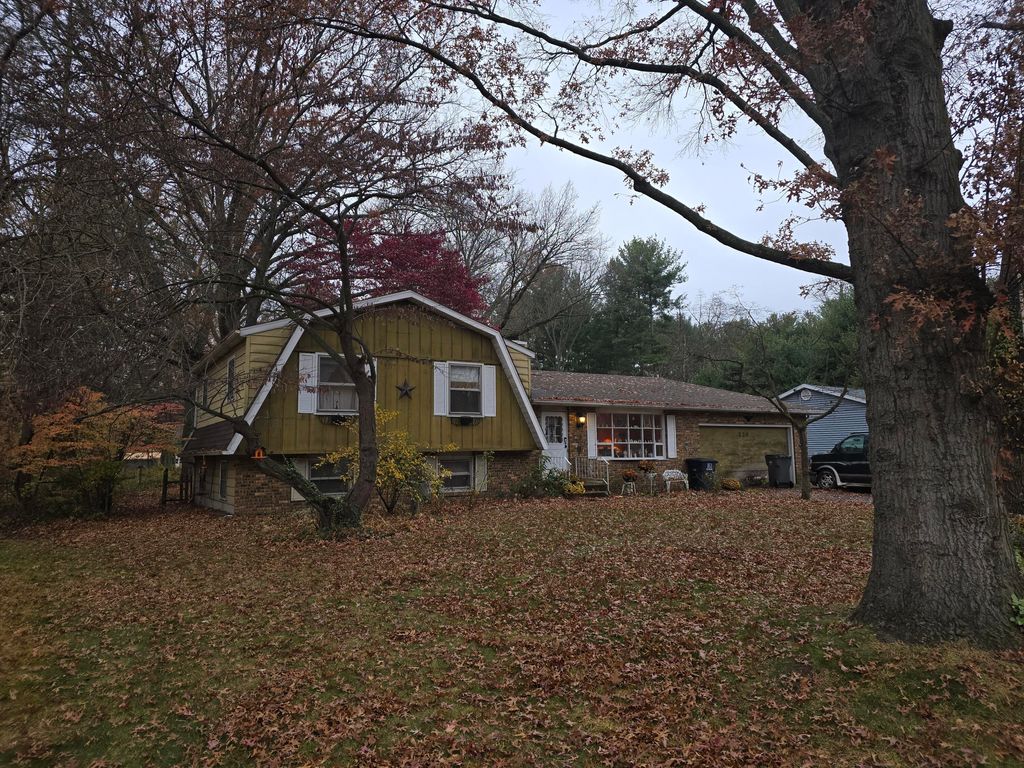 Photo of 320 Martin Drive, Trail Creek, IN 46360 (MLS # 830994)