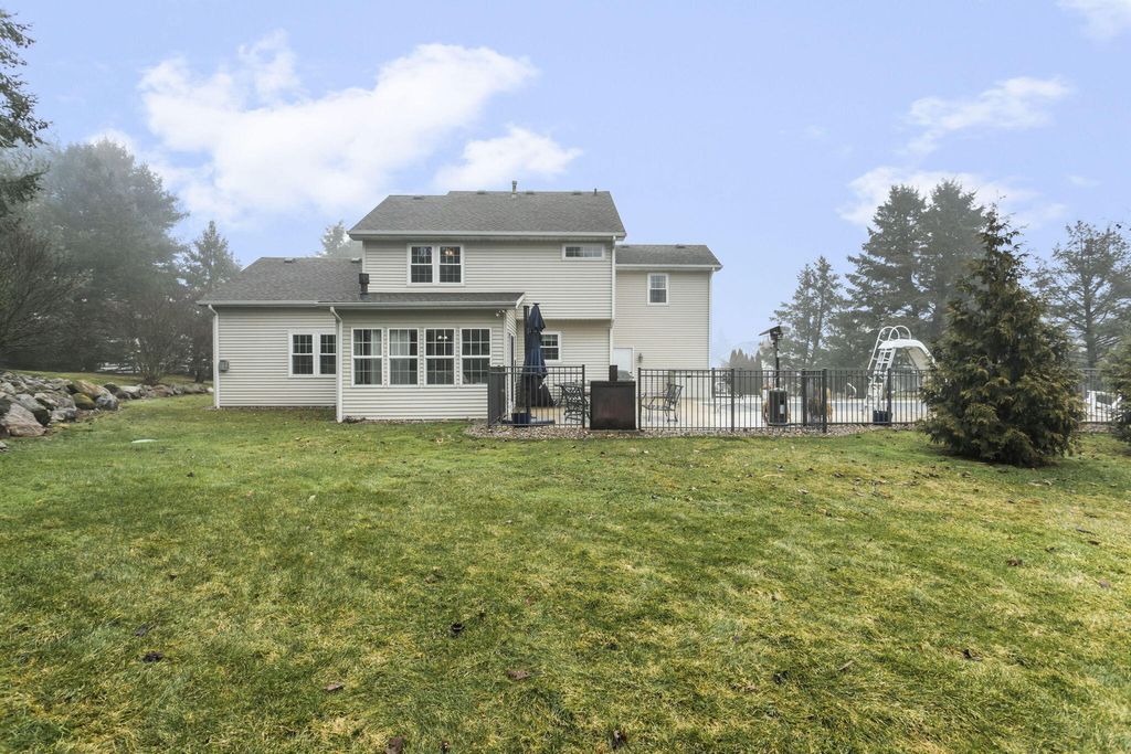 Photo of 32946 Barn Owl Court, New Carlisle, IN 46552 (MLS # 835336)