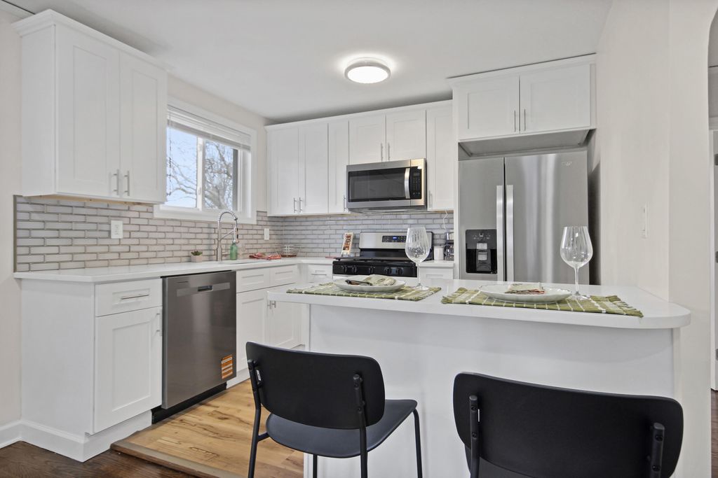 Photo of 405 Institute Street, Valparaiso, IN 46383 (MLS # 835547)