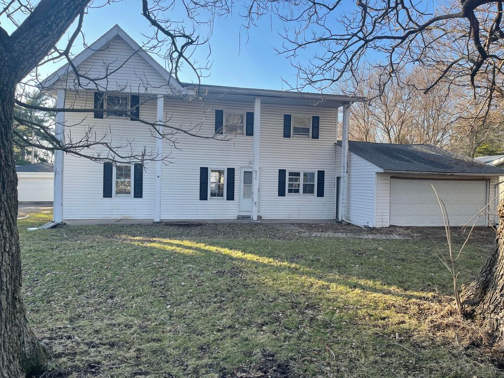 Photo of 404 Park Avenue, Wheeler, IN 46393 (MLS # 834125)