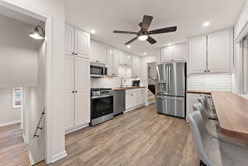 Photo of 3036 99th Street, Highland, IN 46322 (MLS # 834593)