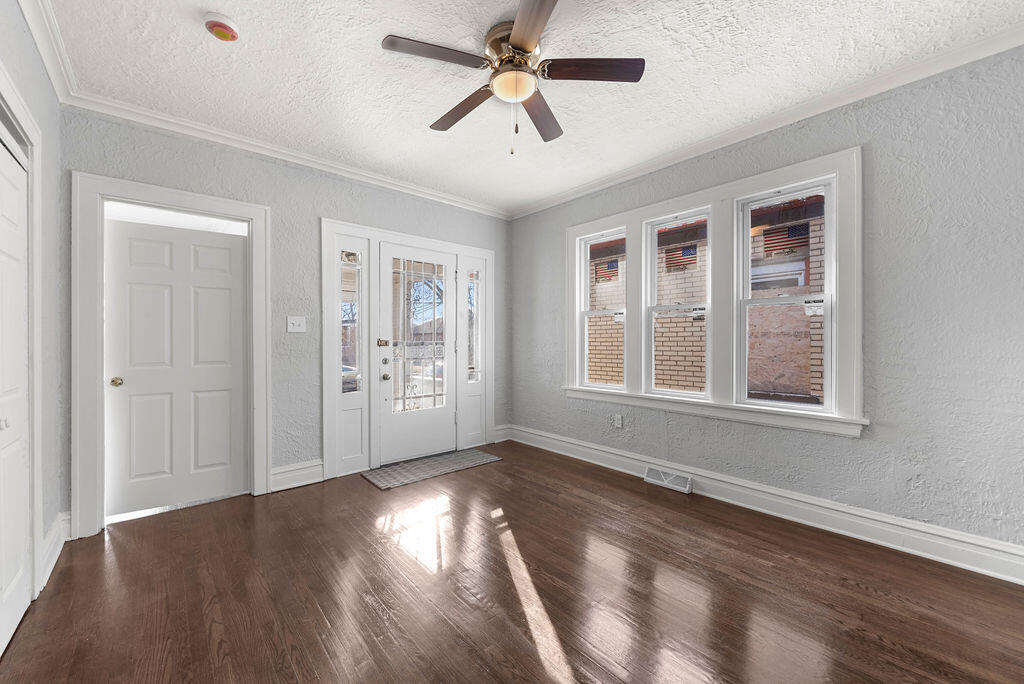 Gary, Indiana 46407, United States, 3 Bedrooms Bedrooms, ,1 BathroomBathrooms,Residential,Pending,120137