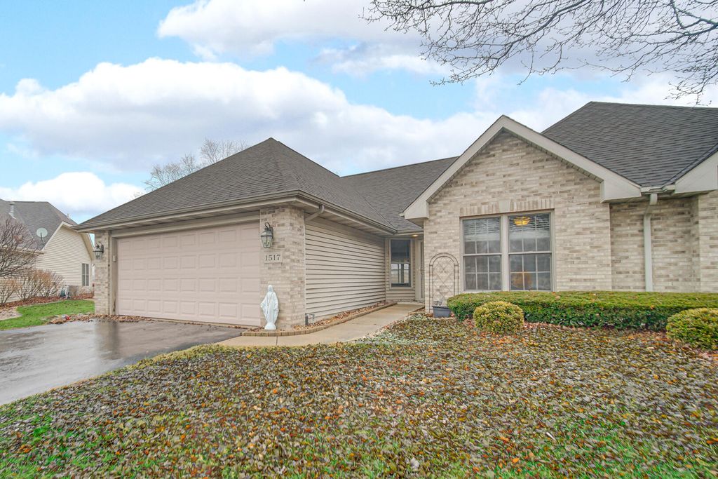 Photo of 1517 Rosewood Lane, Schererville, IN 46375 (MLS # 835102)