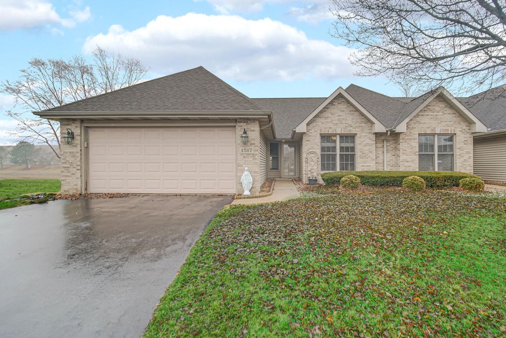 Photo of 1517 Rosewood Lane, Schererville, IN 46375 (MLS # 835102)