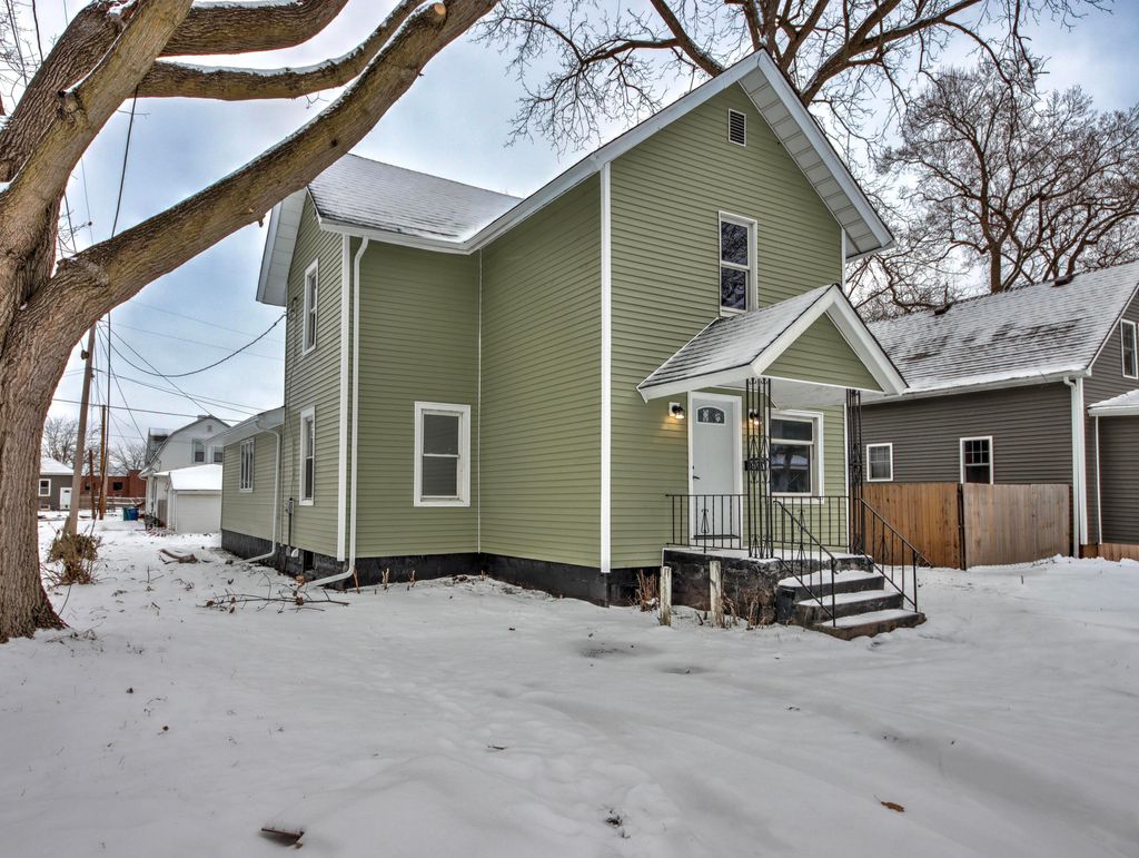 Photo of 421 Kenwood Street, La Porte, IN 46350 (MLS # 832334)