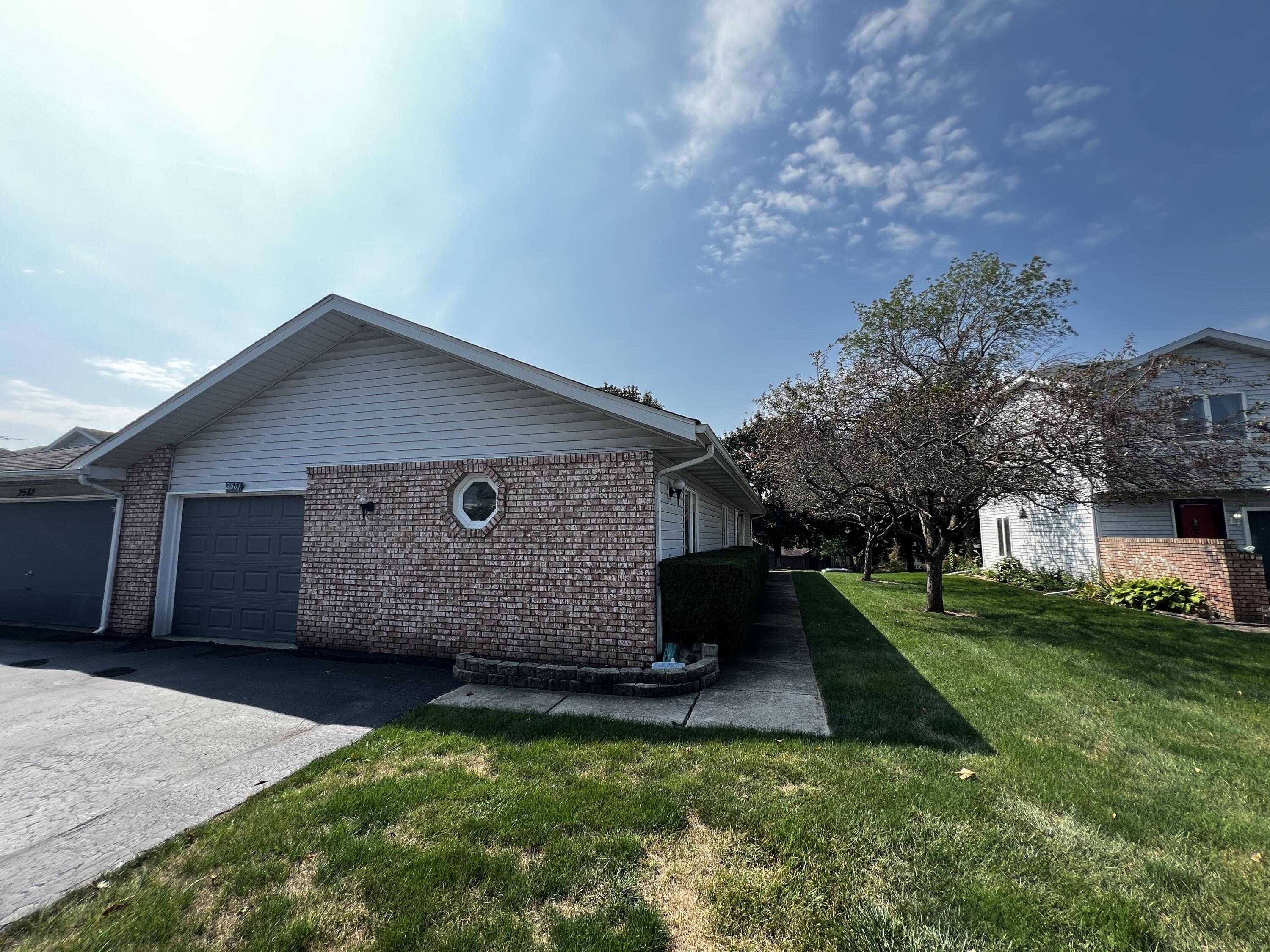 View Crown Point, IN 46307 townhome