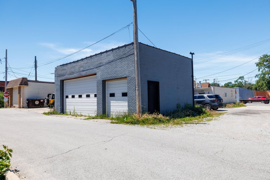 Photo of 120 Wall Street, Lowell, IN 46356 (MLS # 842472)