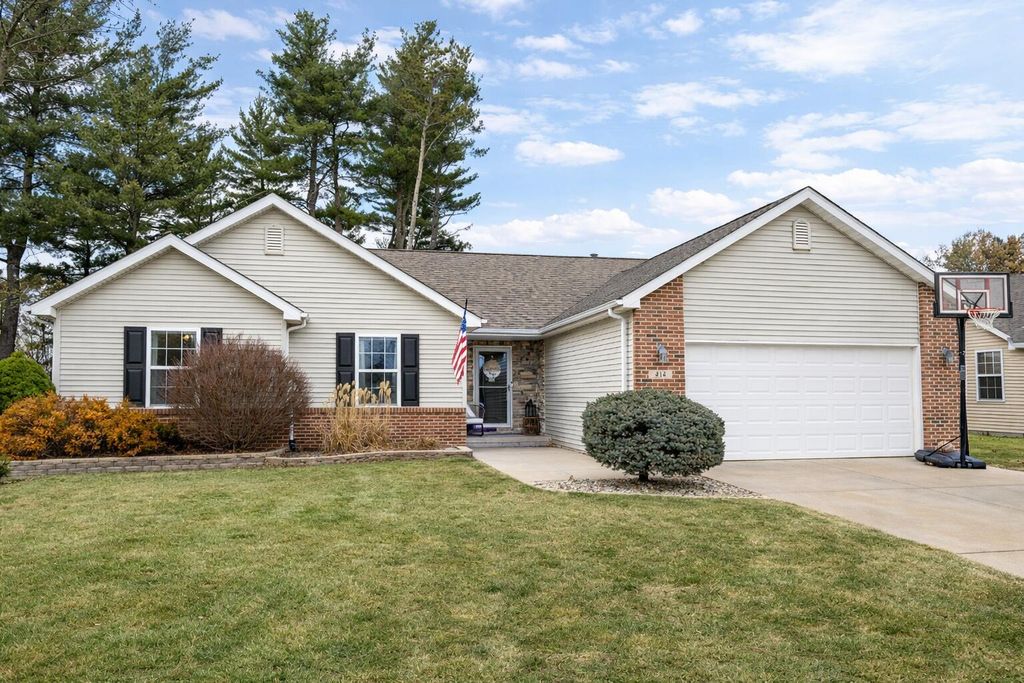 Photo of 414 17th Street SE, DeMotte, IN 46310 (MLS # 834718)