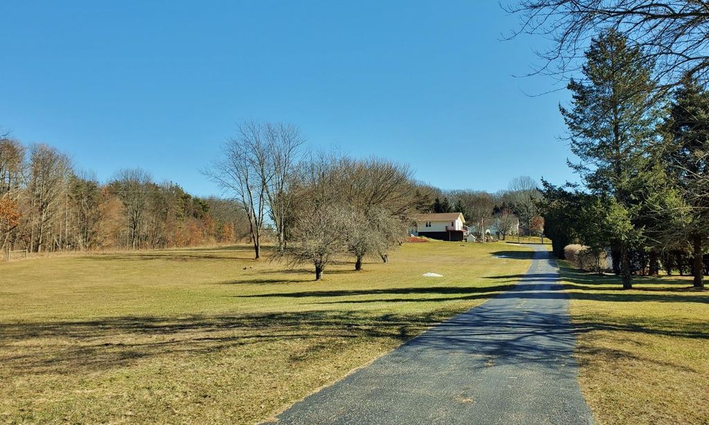 Photo of 1441 N Wozniak Road, Michigan City, IN 46360 (MLS # 832609)