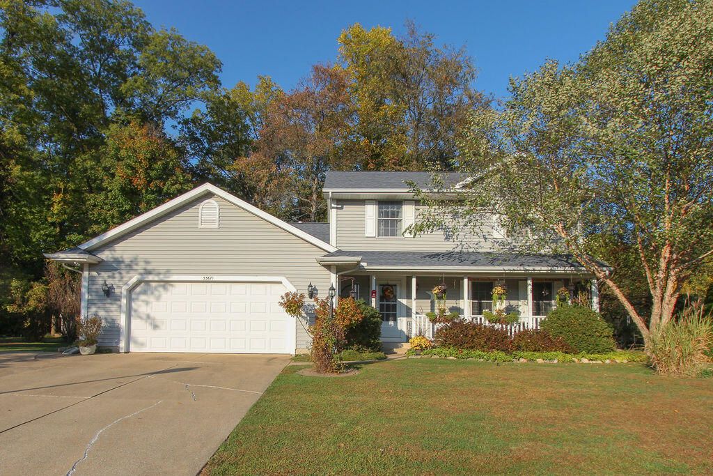 Photo of 33671 Woodmont Ridge Drive, New Carlisle, IN 46552 (MLS # 829375)