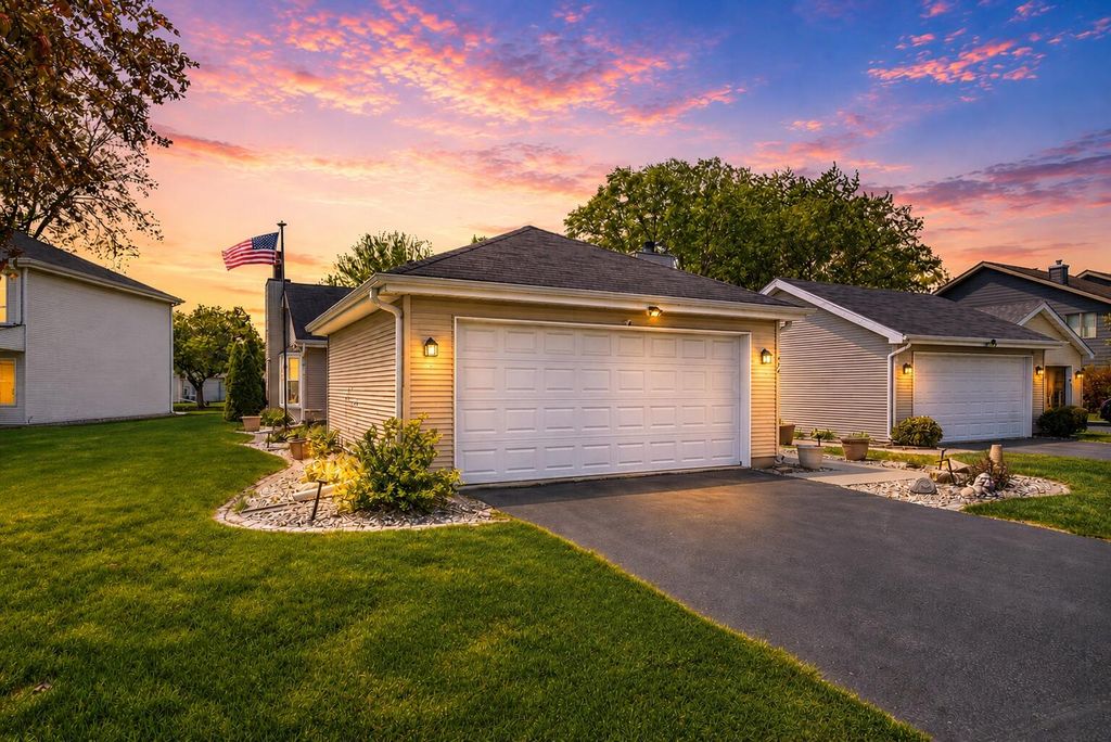 Photo of 220 Holly Lane, Schererville, IN 46375 (MLS # 839123)