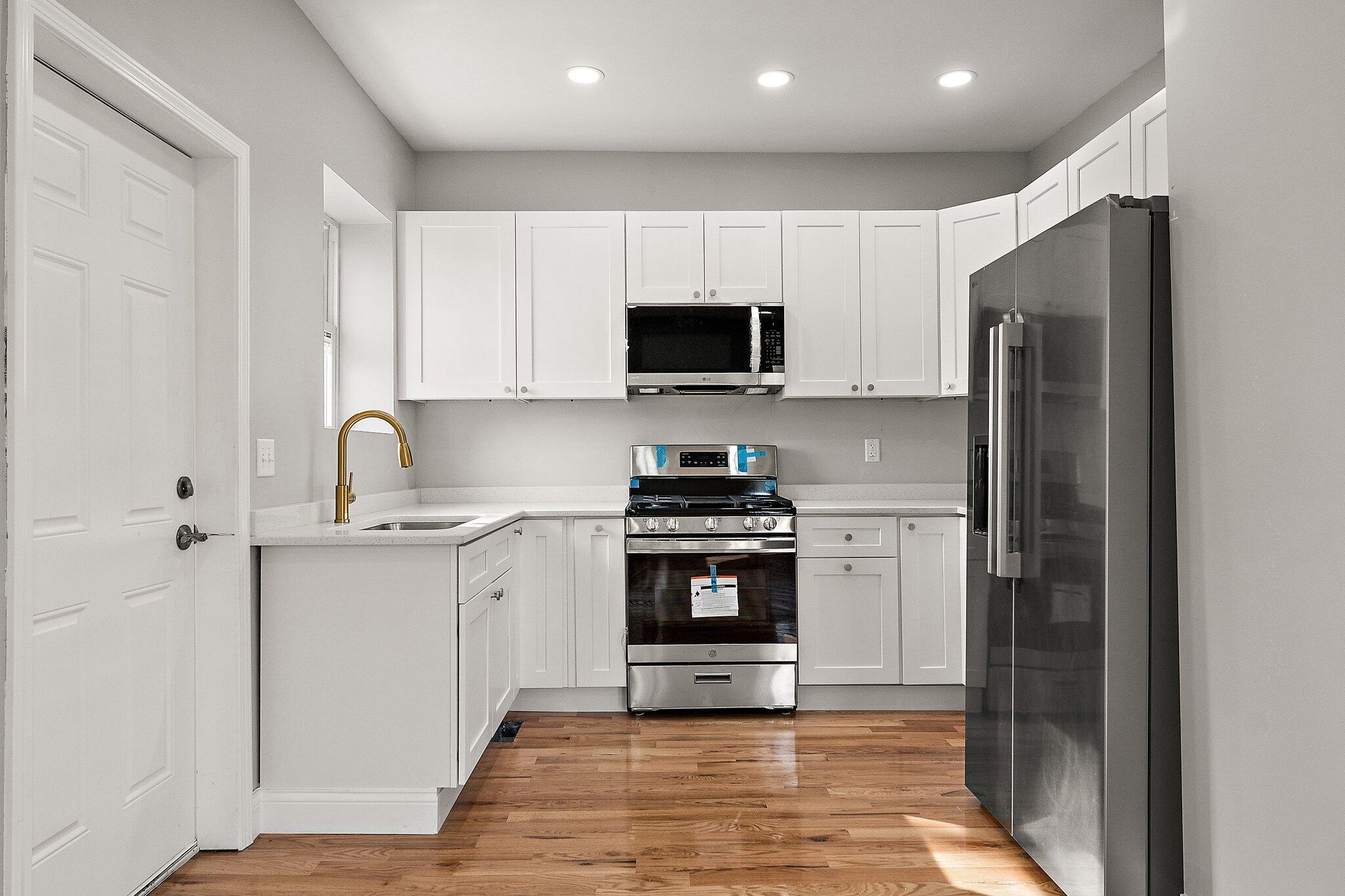 Hammond, Indiana 46320, United States, 4 Bedrooms Bedrooms, ,3 BathroomsBathrooms,Residential,Active,119111