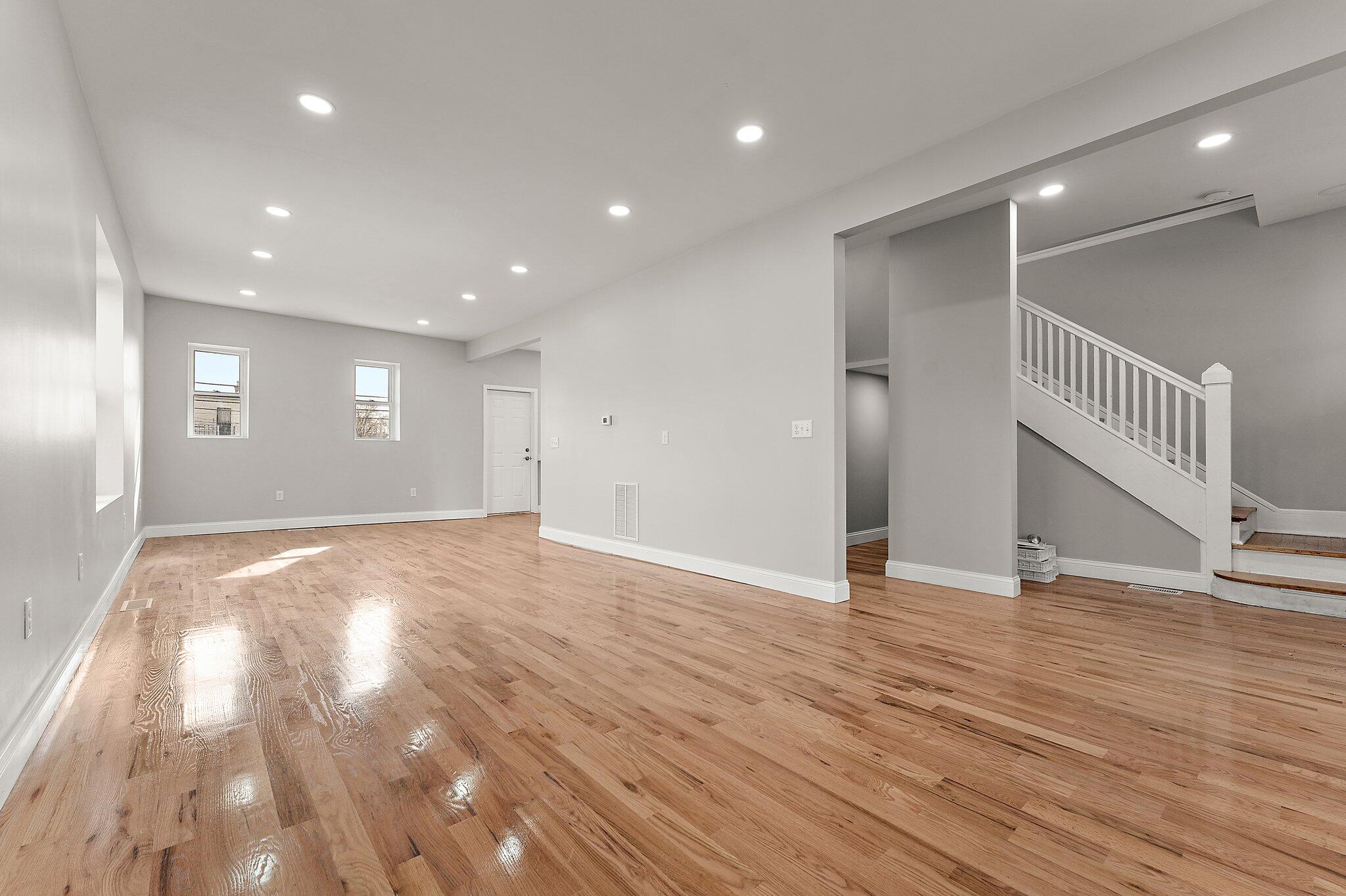 Hammond, Indiana 46320, United States, 4 Bedrooms Bedrooms, ,3 BathroomsBathrooms,Residential,Active,119111