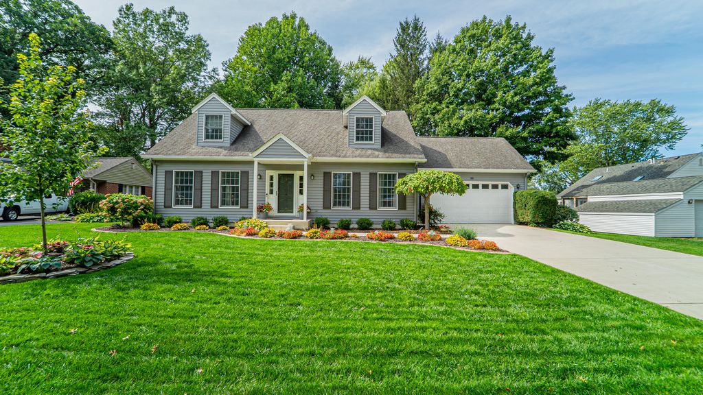 Photo of 722 Timber Court, Chesterton, IN 46304 (MLS # 838454)