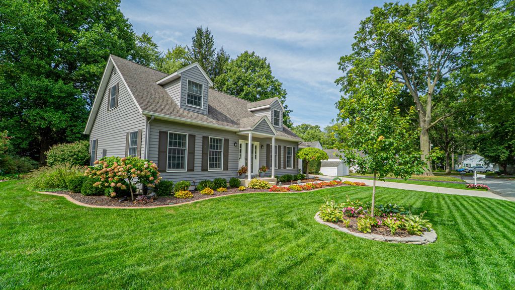 Photo of 722 Timber Court, Chesterton, IN 46304 (MLS # 838454)