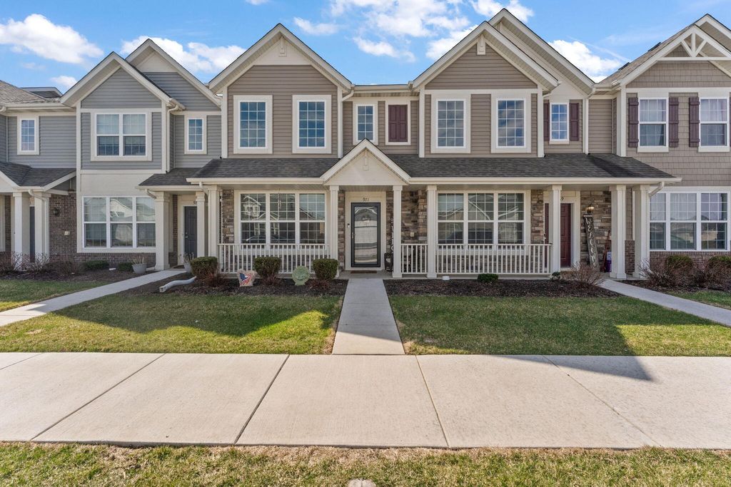 Photo of 971 E 117th Place, Crown Point, IN 46307 (MLS # 836265)