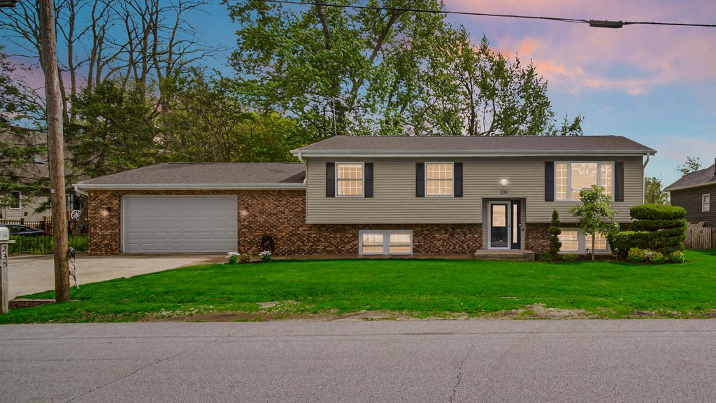 Photo of 235 E 13th Street, Hobart, IN 46342 (MLS # 838464)