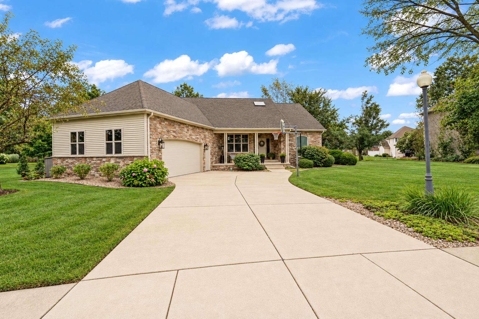 2461 Aeropostale Drive