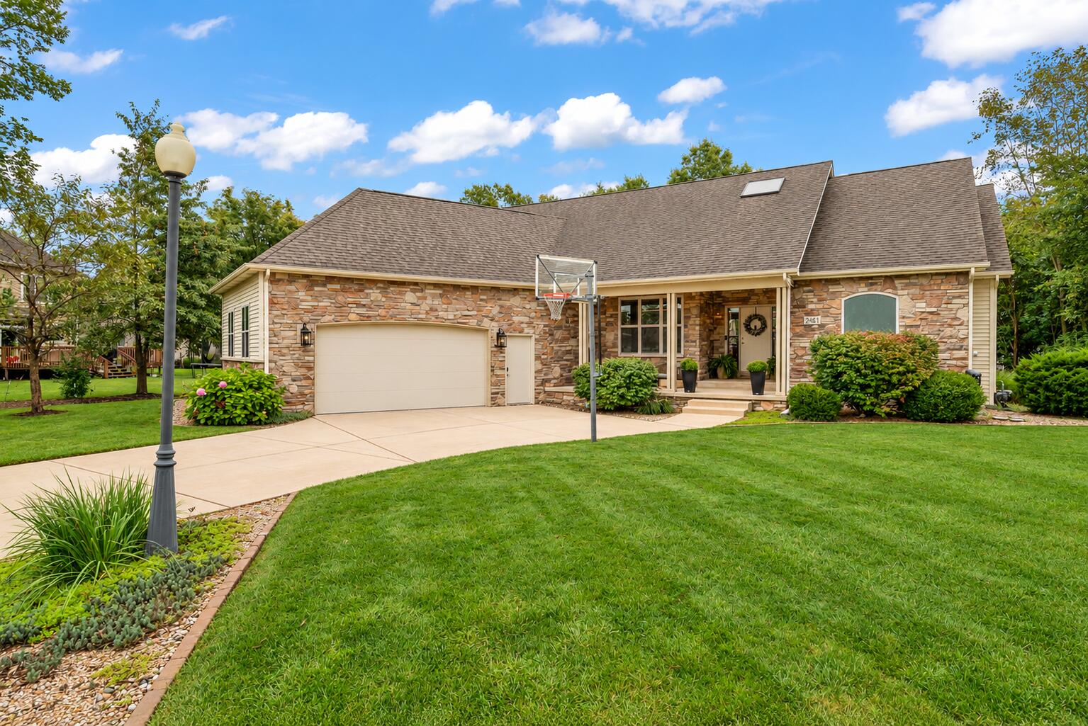 2461 Aeropostale Drive